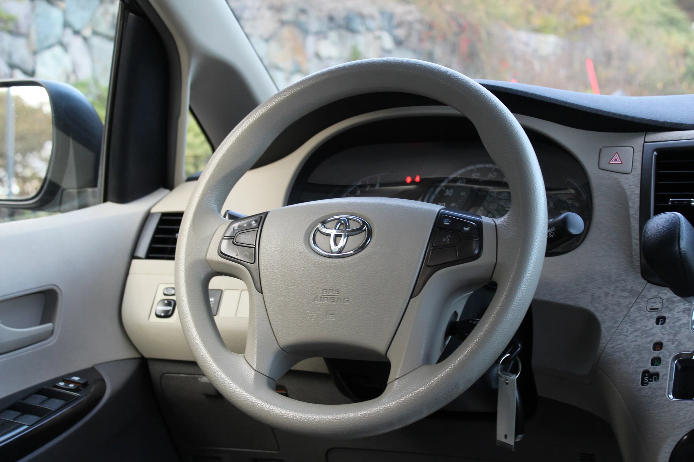 Used 2011 Toyota Sienna LE image 19