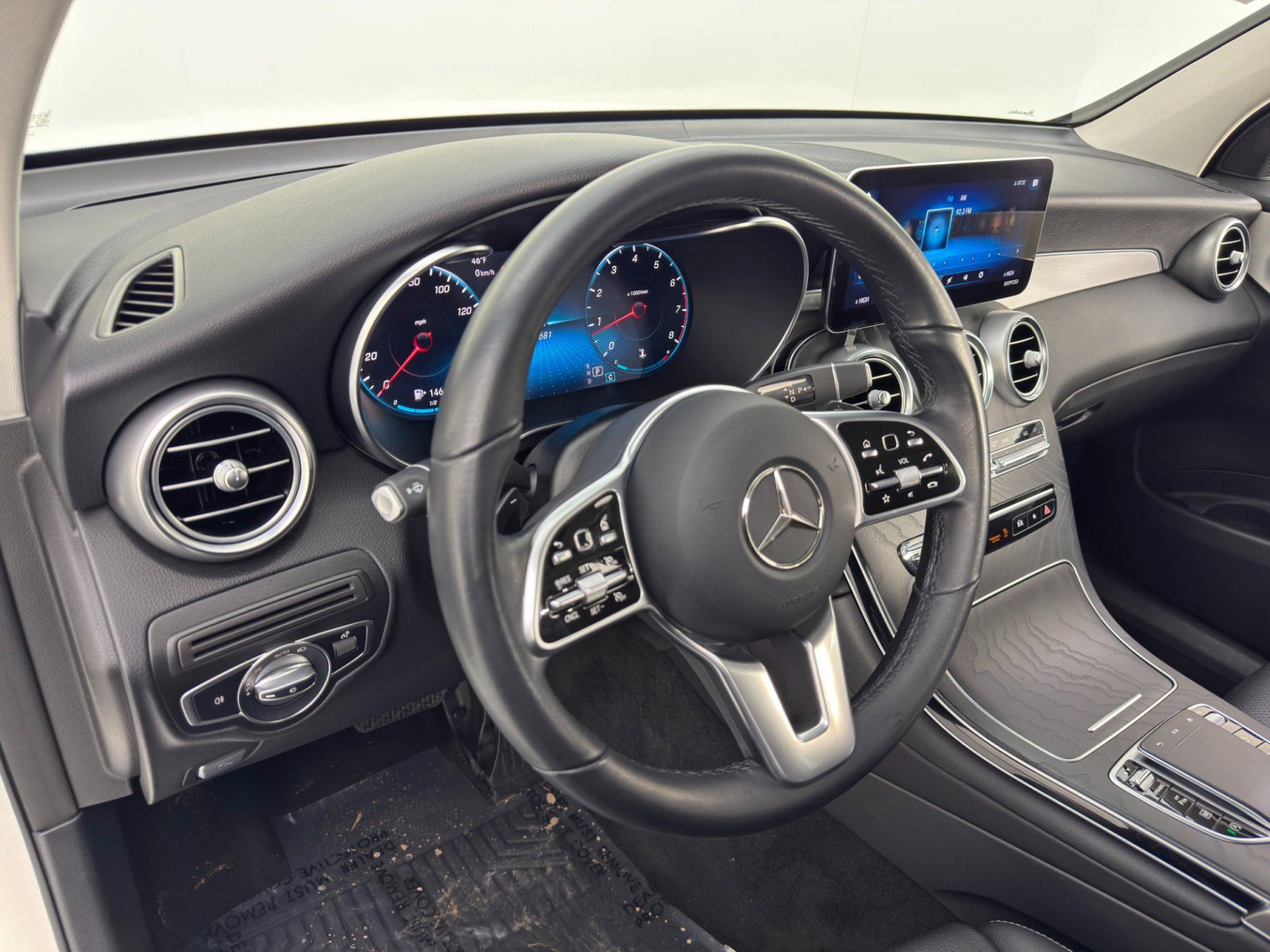 Used 2021 Mercedes-Benz GLC 300 image 12