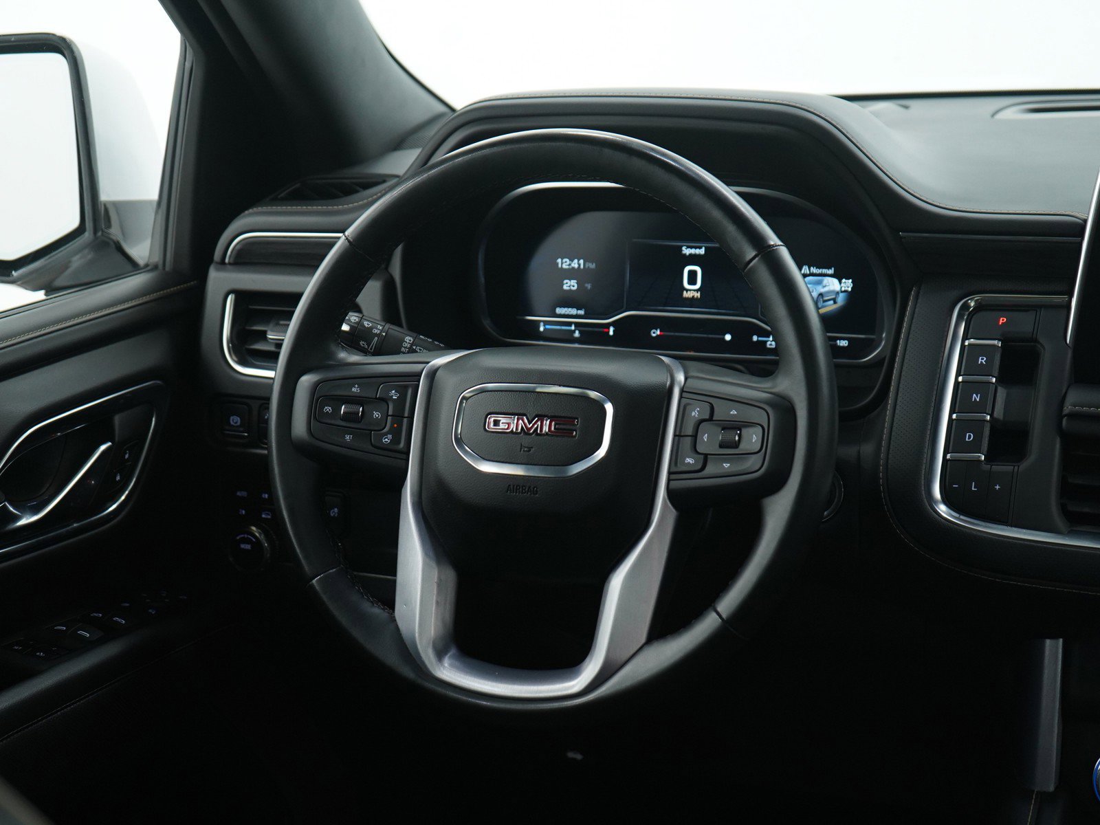 Used 2023 GMC Yukon XL SLT image 15