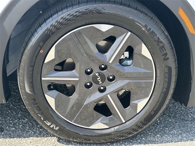 New 2025 Kia EV6 Light w/ Light LR Technology Package image 5