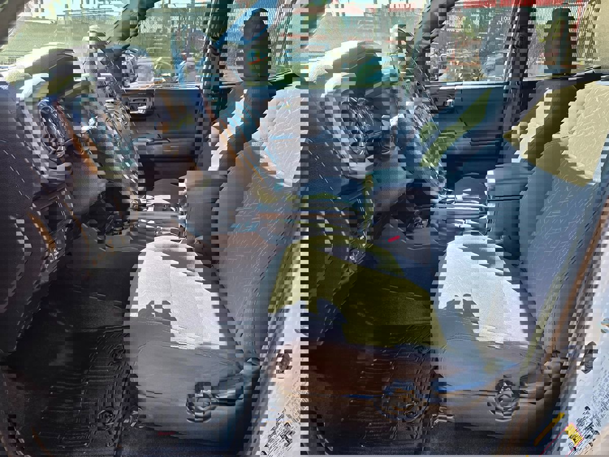 Used 2016 Toyota Tacoma TRD Sport w/ Premium & Technology Package image 24