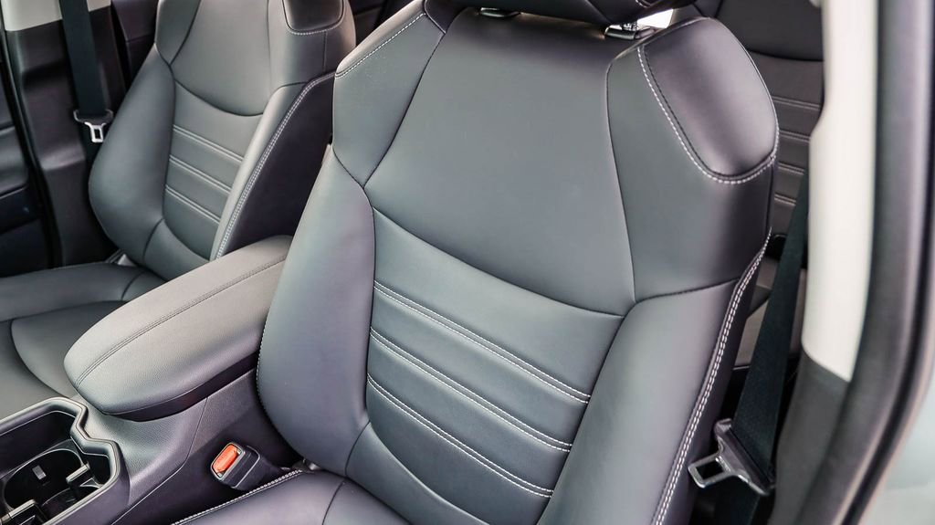 Used 2023 Toyota RAV4 XLE Premium AWD/4WD image 30