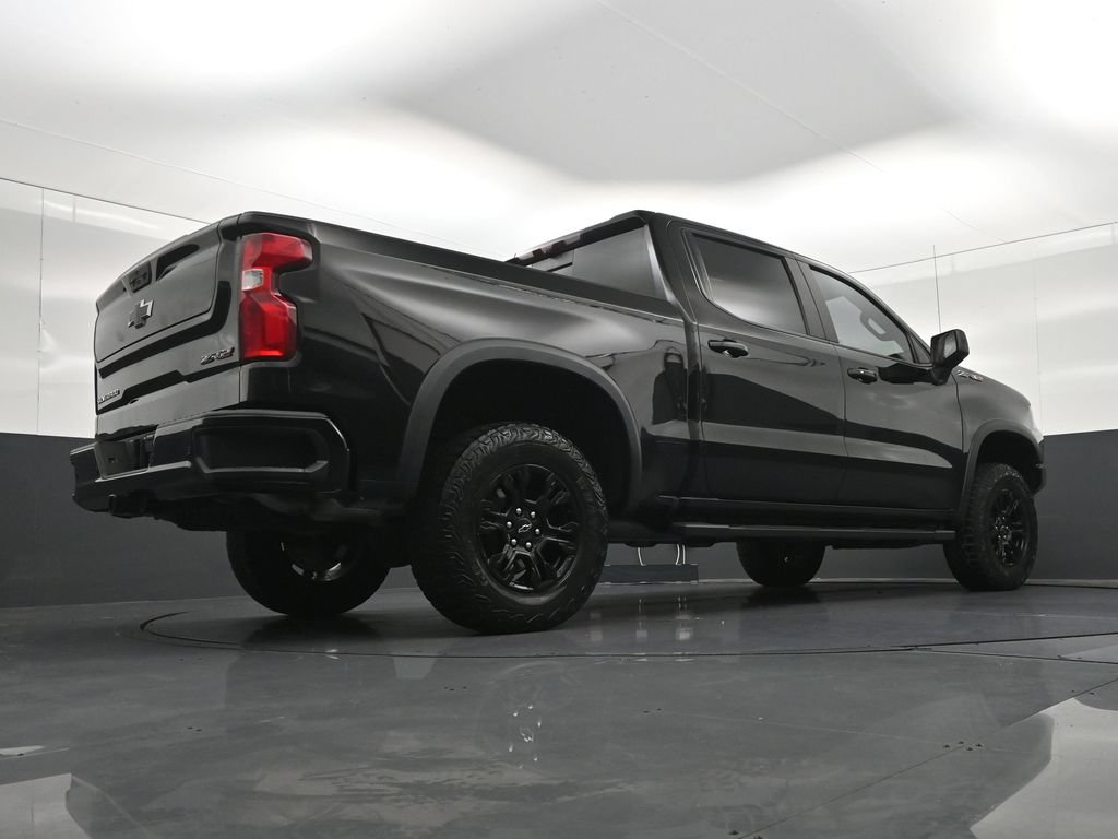 Used 2023 Chevrolet Silverado 1500 ZR2 w/ Technology Package AWD/4WD image 32