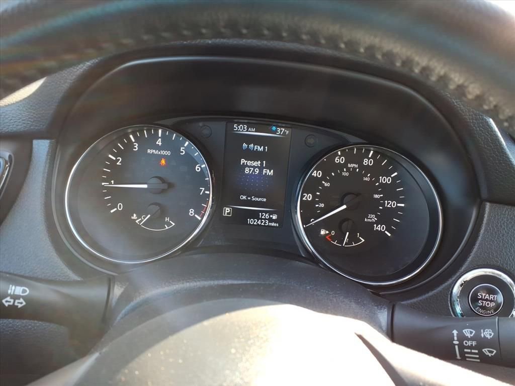 Used 2017 Nissan Rogue SV AWD/4WD image 21