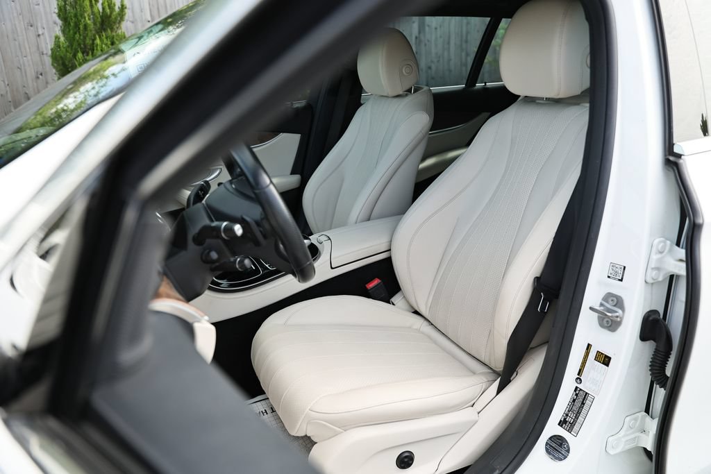 Used 2017 Mercedes-Benz E 400 4MATIC Wagon image 21
