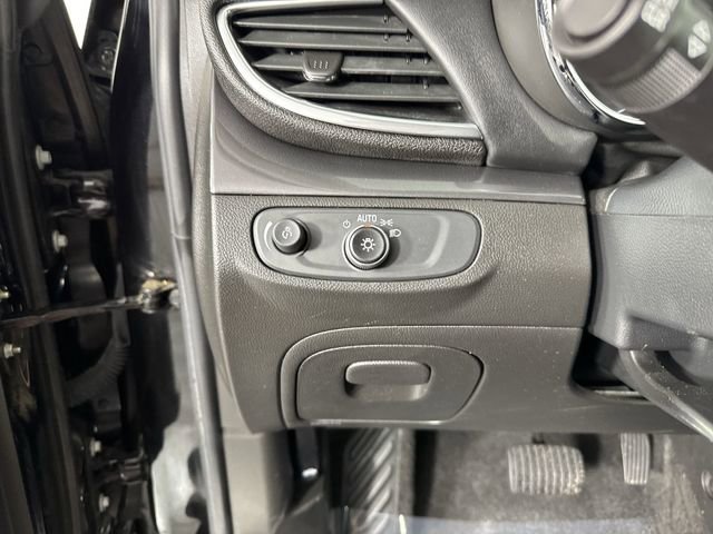 Used 2021 Buick Encore Preferred w/ Safety Package image 14