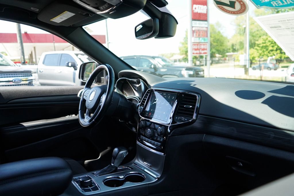 Used 2022 Jeep Grand Cherokee Laredo X AWD/4WD image 14