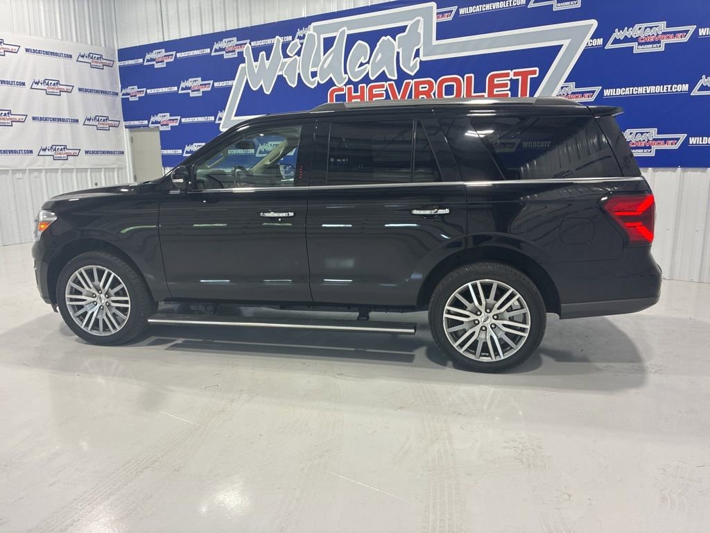 Used 2023 Ford Expedition Limited AWD/4WD image 3