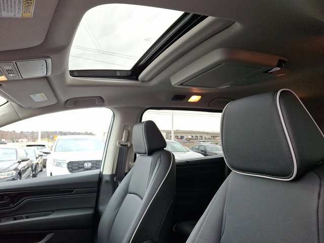 Certified 2026 Honda Odyssey Touring image 16