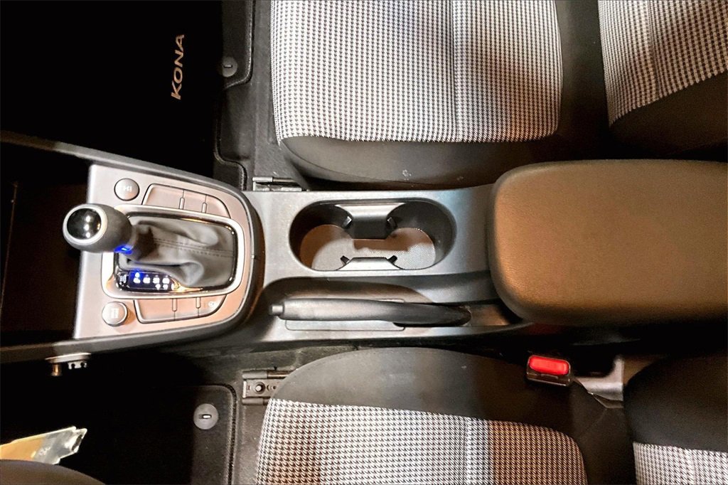Used 2023 Hyundai Kona SE image 10