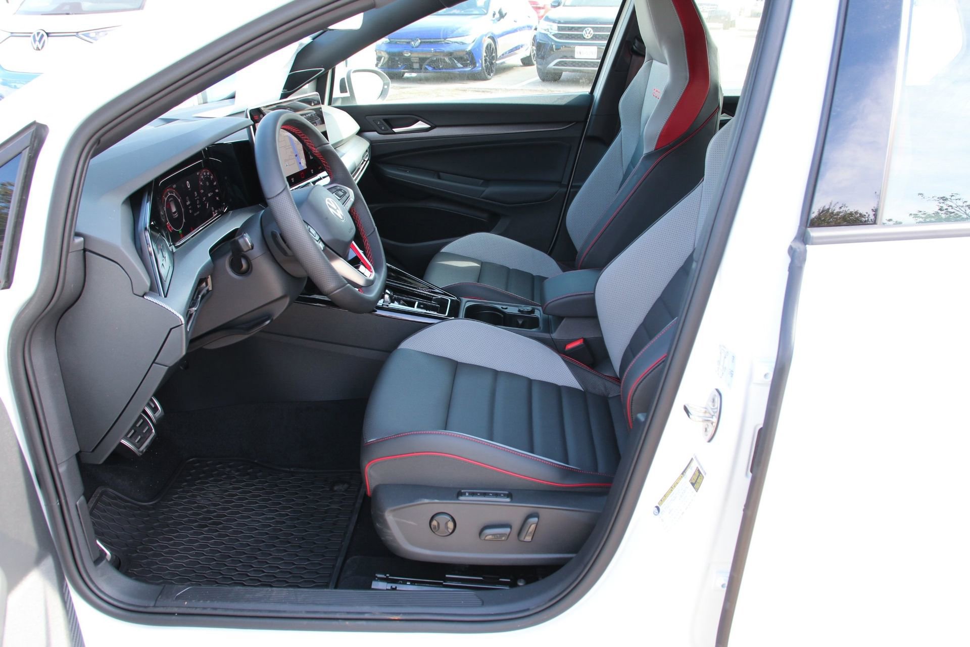 New 2026 Volkswagen GTI SE FWD image 10