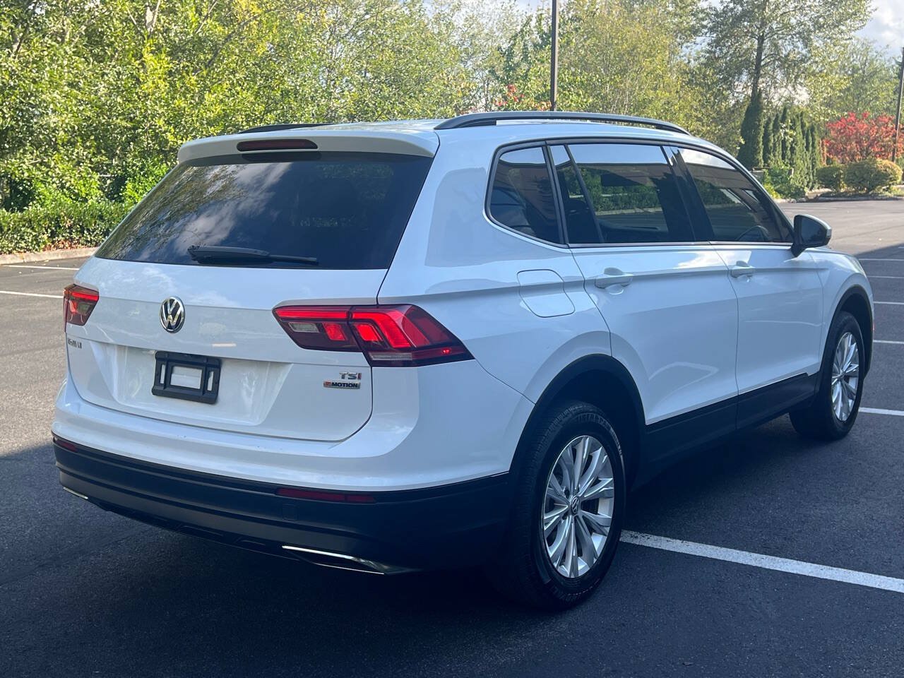 Used 2018 Volkswagen Tiguan S AWD/4WD image 6