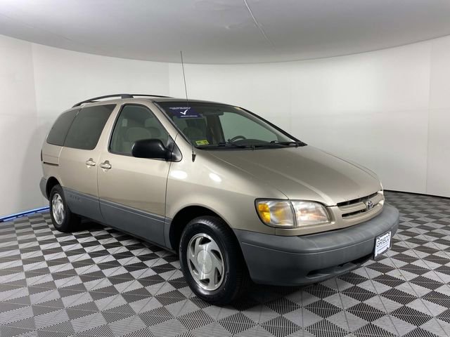 Used 2000 Toyota Sienna FWD image 1