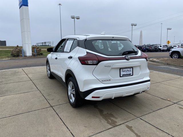 Used 2022 Nissan Kicks S image 8