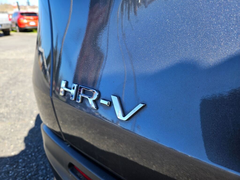 Used 2023 Honda HR-V LX image 9
