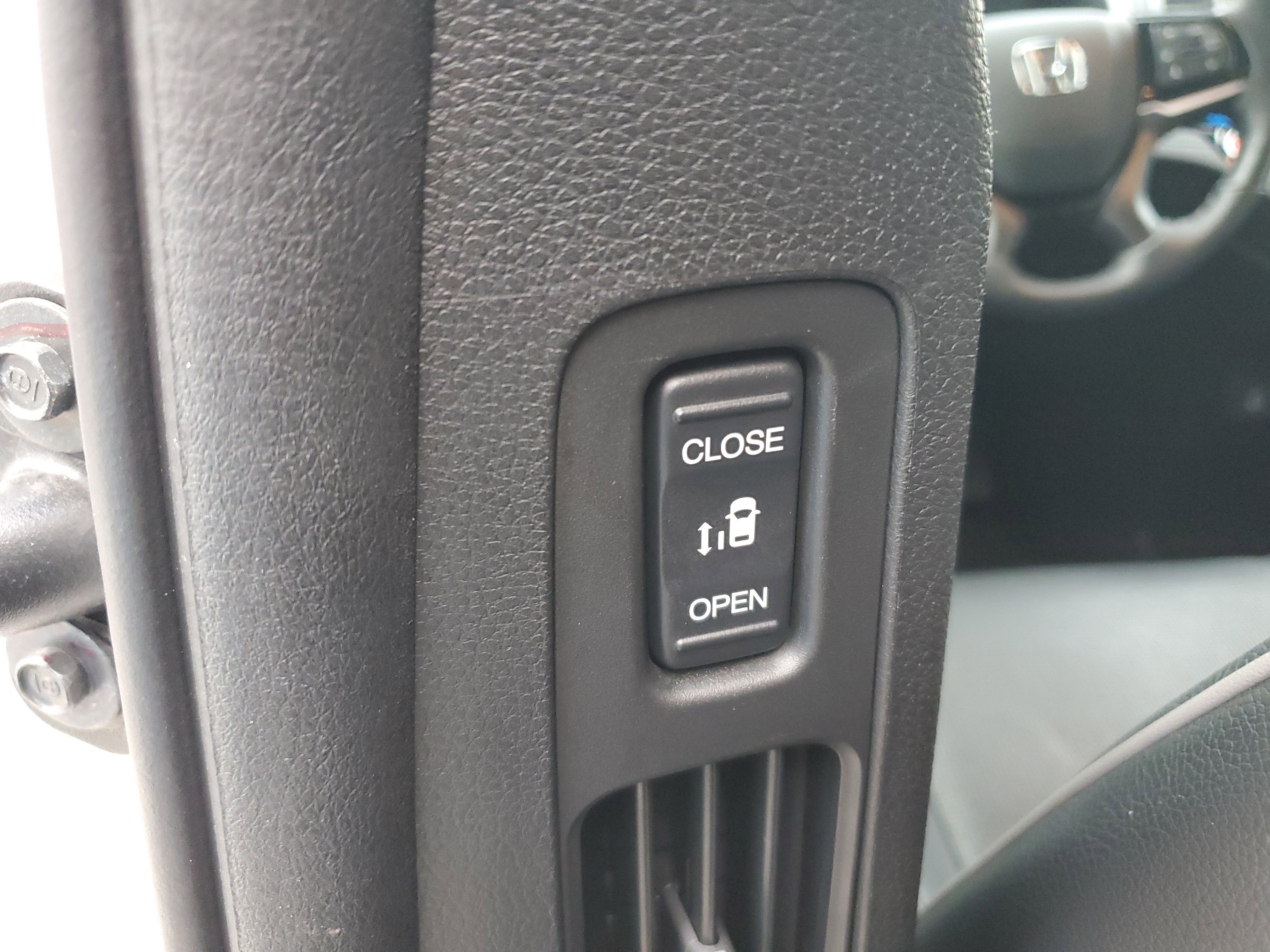 Certified 2025 Honda Odyssey Elite image 20