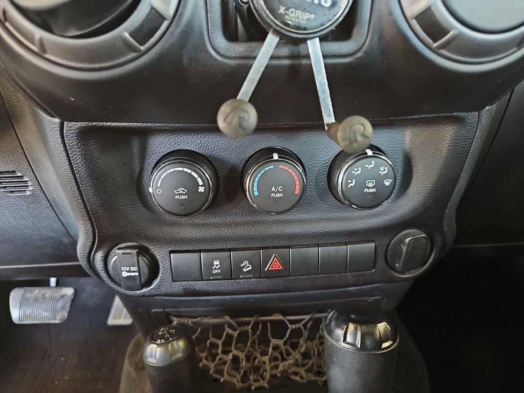 Used 2017 Jeep Wrangler Unlimited Sport image 21