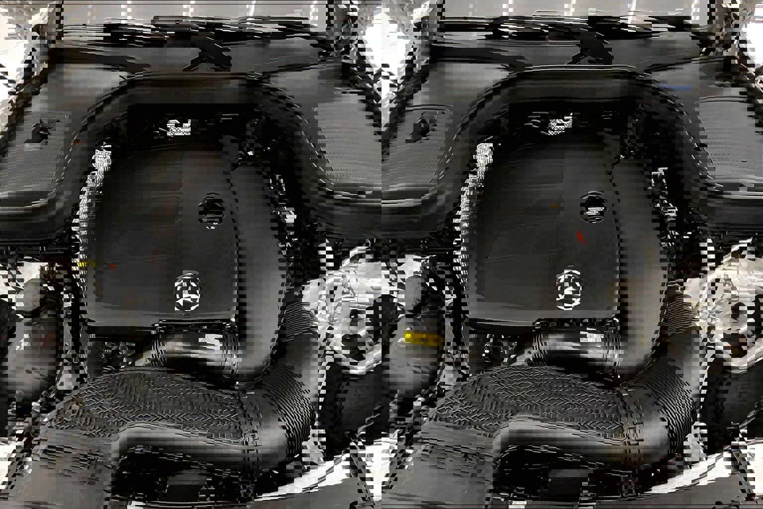 Used 2021 Mercedes-Benz GLC 300 image 9