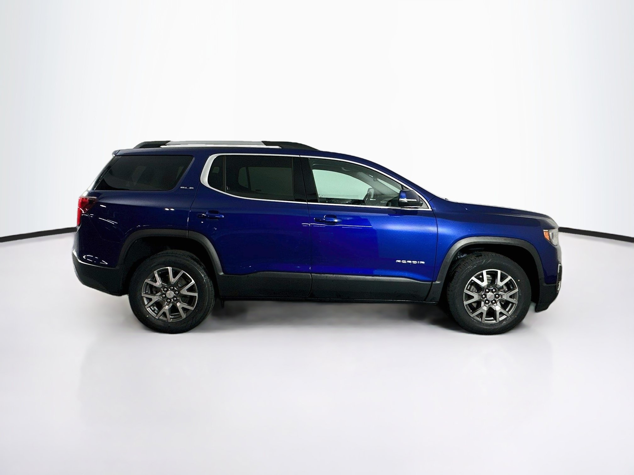 Used 2023 GMC Acadia SLE w/ Driver Convenience Package FWD image 10
