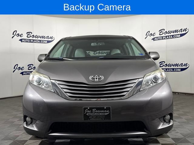 Used 2017 Toyota Sienna XLE AWD/4WD image 4