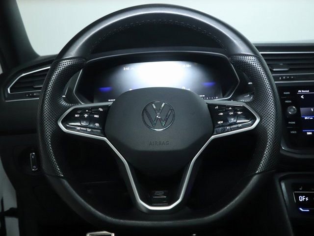 Used 2024 Volkswagen Tiguan SE R-Line AWD/4WD image 23