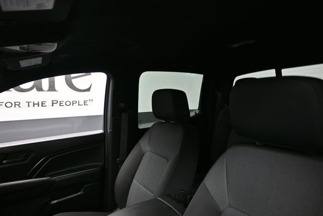 Used 2023 Chevrolet Colorado Trail Boss w/ LPO, Dark Essentials Package AWD/4WD image 17