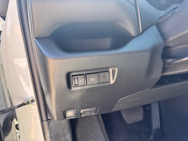 Used 2023 Toyota RAV4 LE AWD/4WD image 18