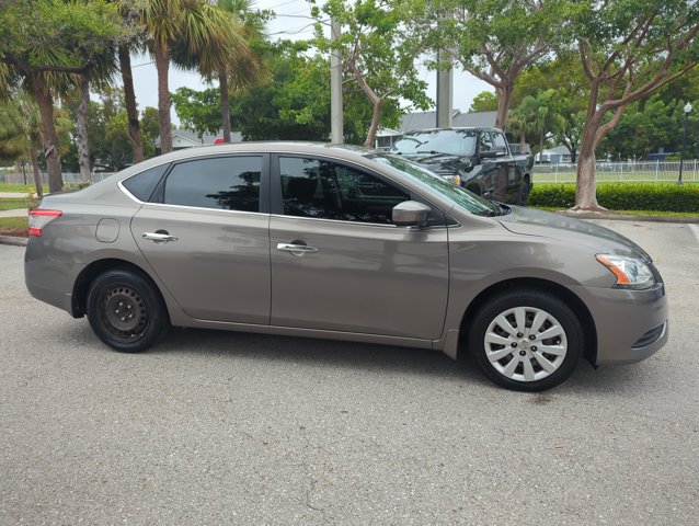 Used 2015 Nissan Sentra SV FWD image 4