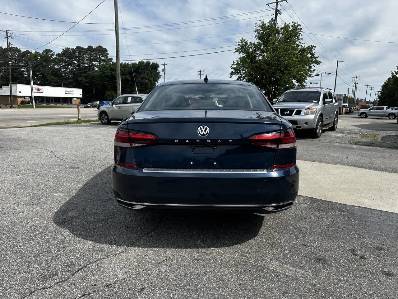 Used 2021 Volkswagen Passat 2.0T SE image 5