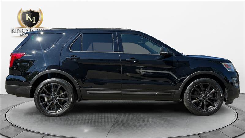 Used 2017 Ford Explorer XLT w/ Equipment Group 202A FWD image 6