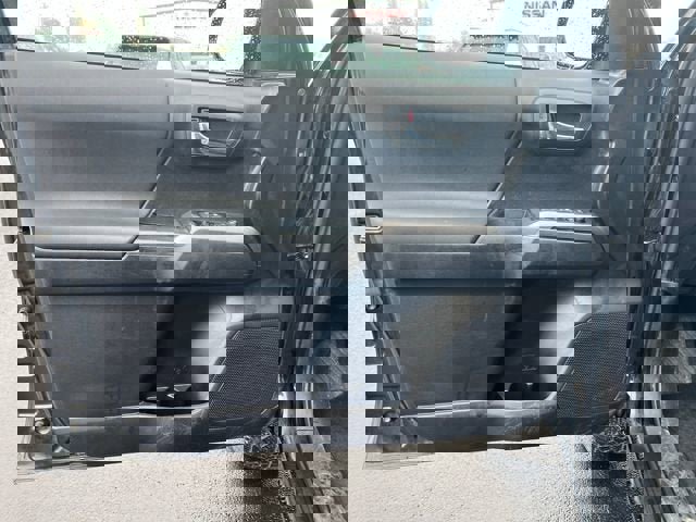 Used 2020 Toyota Tacoma TRD Off-Road w/ Technology Package image 11