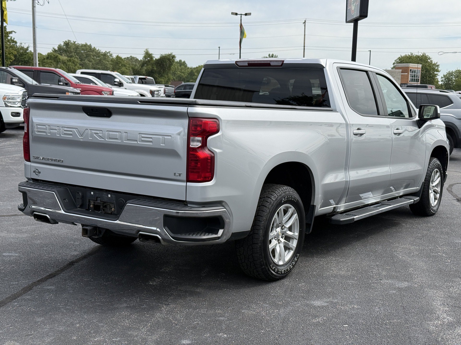 Used 2021 Chevrolet Silverado 1500 LT w/ Z71 Off-Road Package AWD/4WD image 8