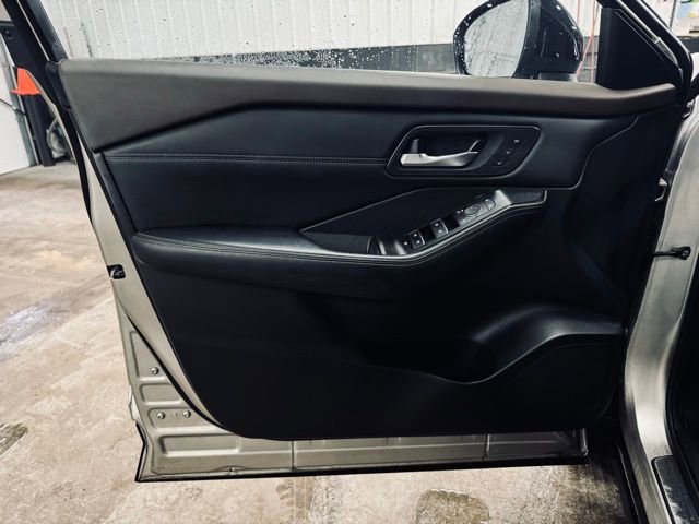 Used 2023 Nissan Rogue SL image 13