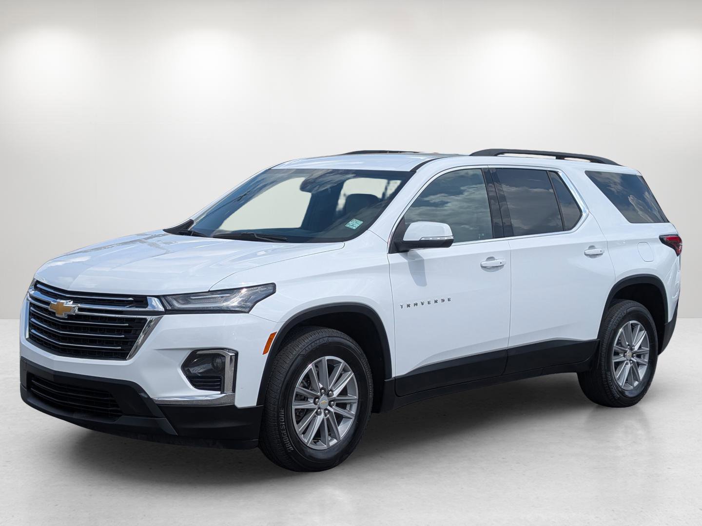 Used 2022 Chevrolet Traverse LT w/ LPO, Floor Liner Package image 1