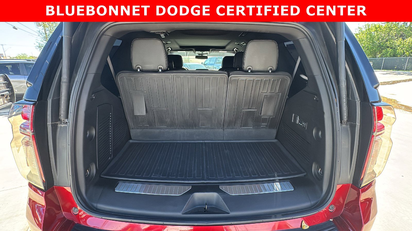 Used 2024 Chevrolet Tahoe Z71 w/ Luxury Package image 25