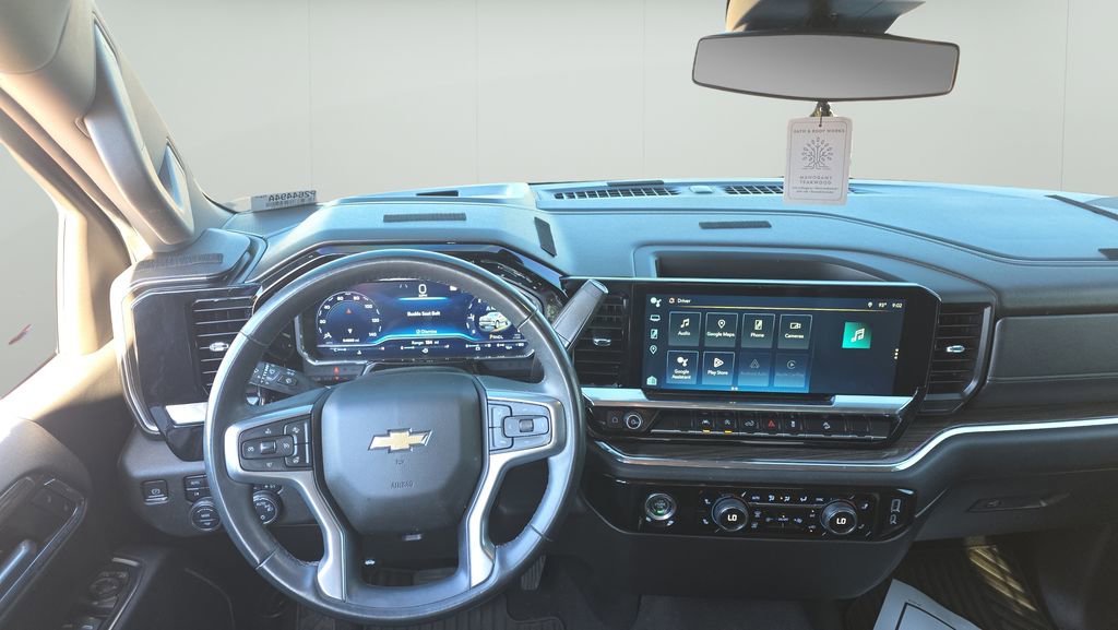 Used 2023 Chevrolet Silverado 1500 LT image 11