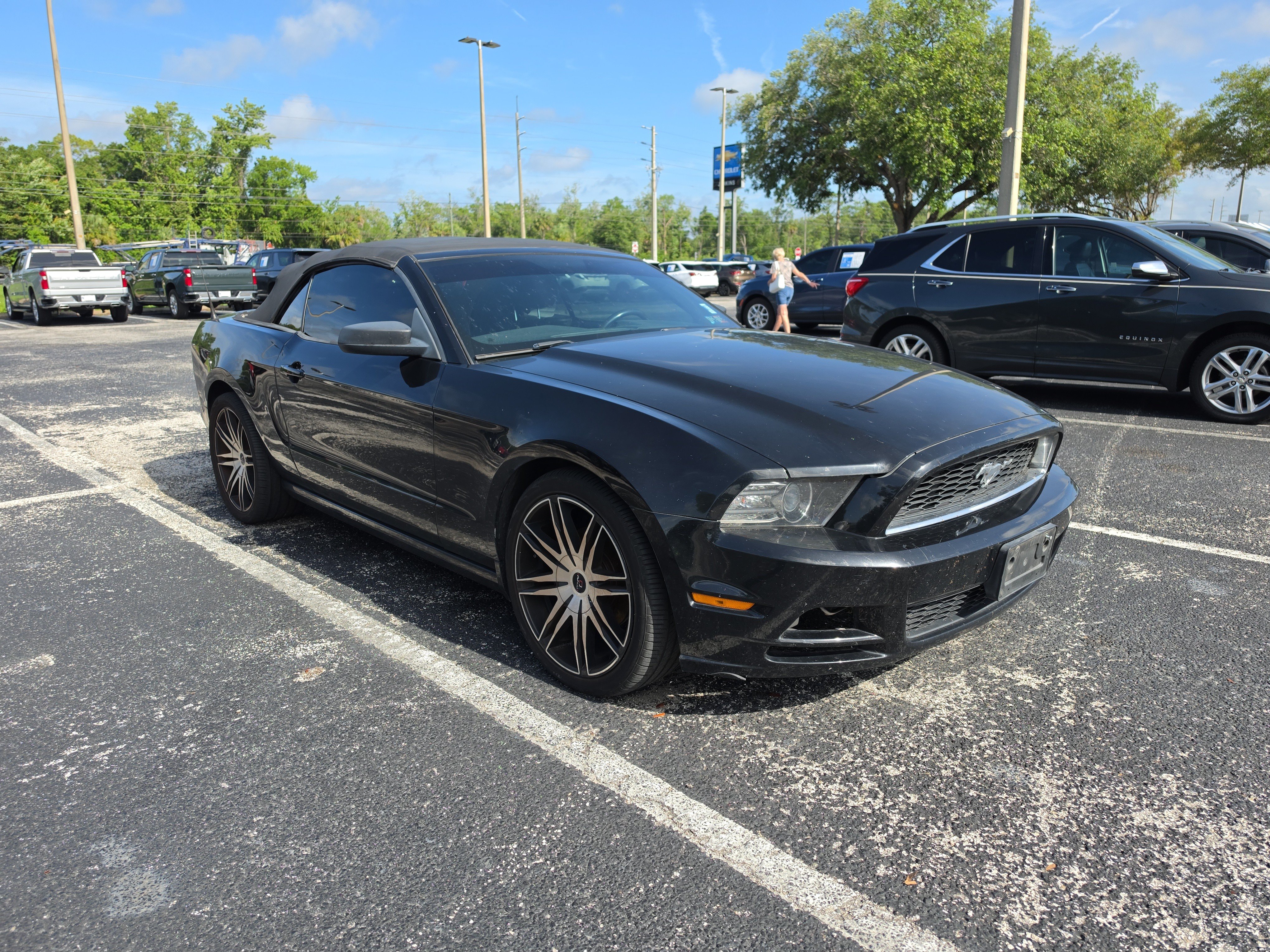 Used 2014 Ford Mustang Convertible RWD image 1