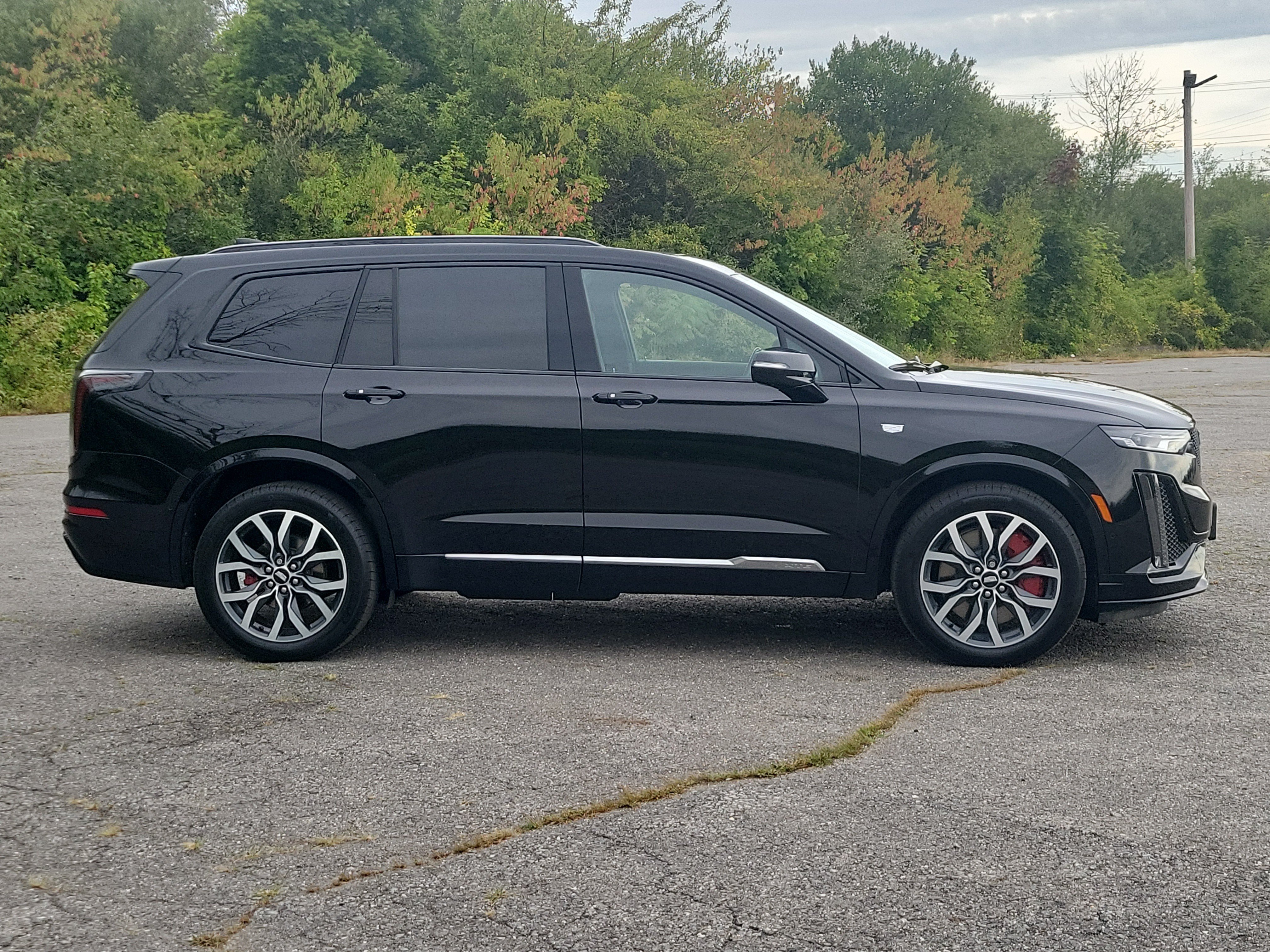 Certified 2024 Cadillac XT6 Sport w/ Technology Package AWD/4WD image 4
