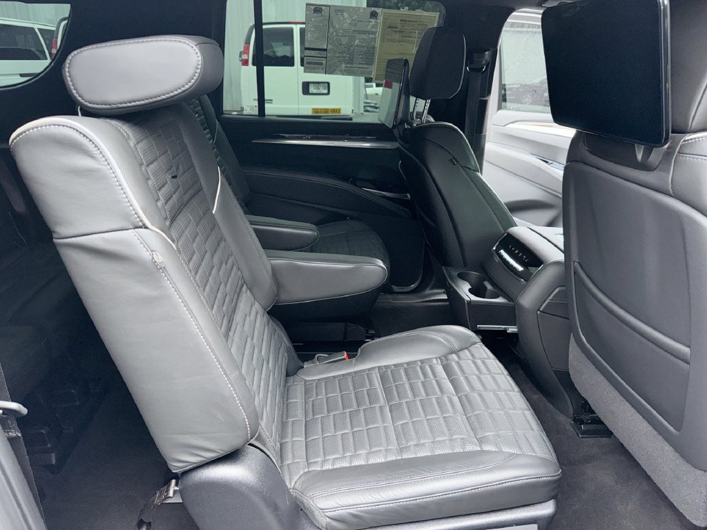 Used 2025 Cadillac Escalade ESV Sport Platinum AWD/4WD image 29