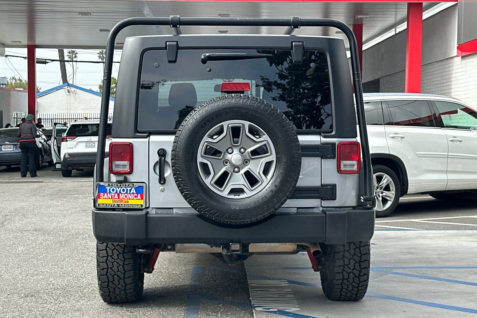 Used 2018 Jeep Wrangler Unlimited Rubicon w/ Connectivity Group AWD/4WD image 5