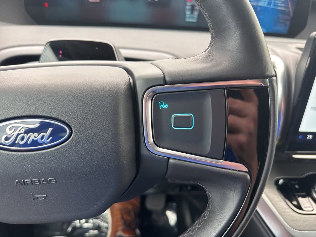 Used 2025 Ford Expedition Max Platinum AWD/4WD image 24