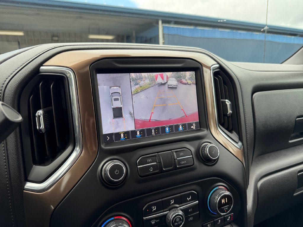 Used 2019 Chevrolet Silverado 1500 High Country w/ Technology Package AWD/4WD image 18