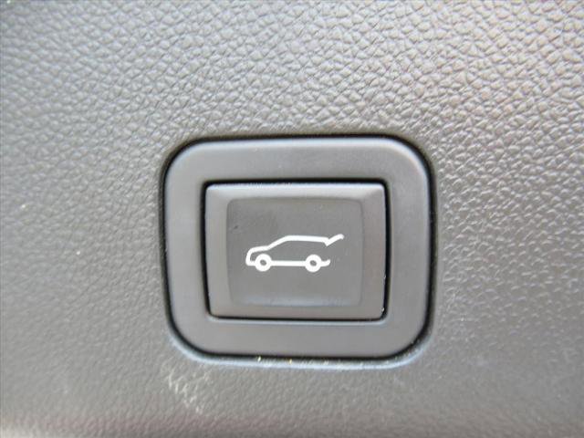 Certified 2024 Chevrolet Suburban Z71 w/ Off-Road Capability Package AWD/4WD image 37