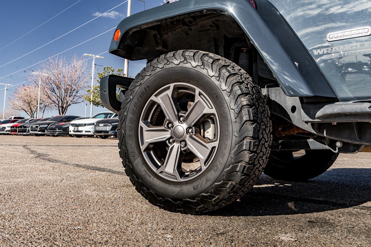 Used 2017 Jeep Wrangler Unlimited Rubicon image 12