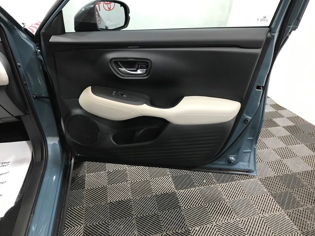 Used 2026 Honda HR-V LX image 7