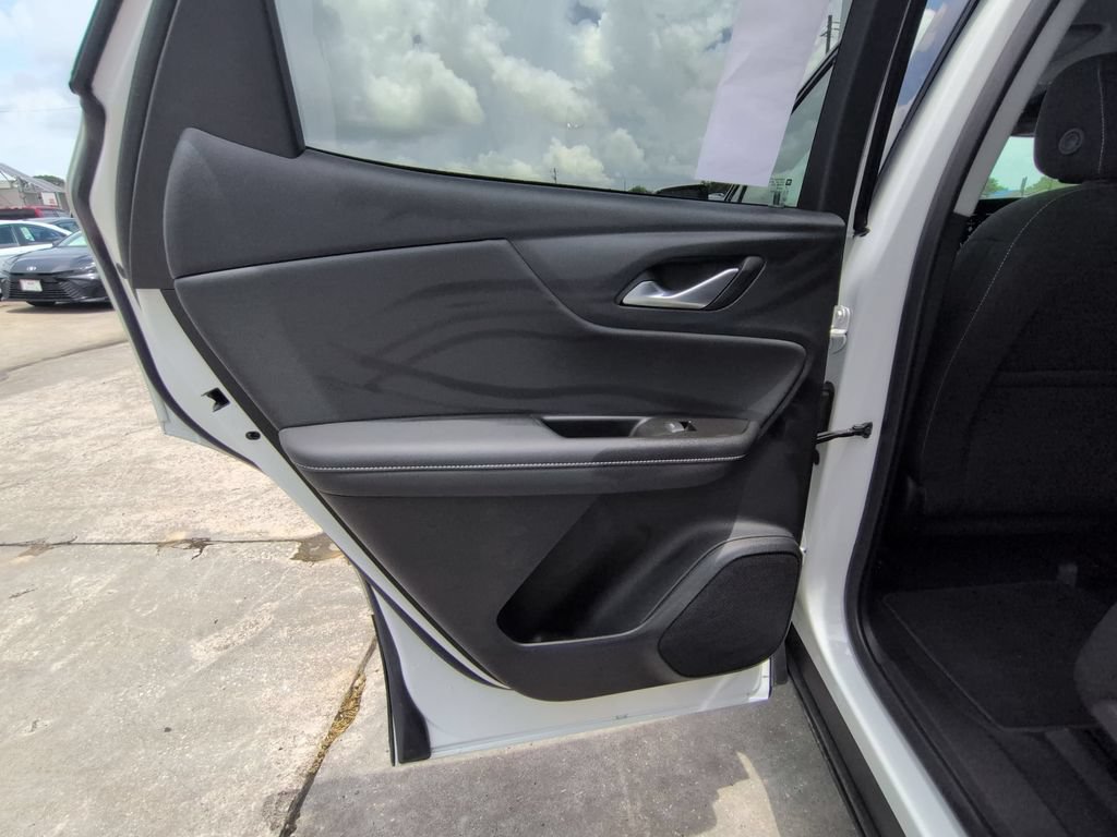 Used 2025 Chevrolet Blazer LT FWD image 26