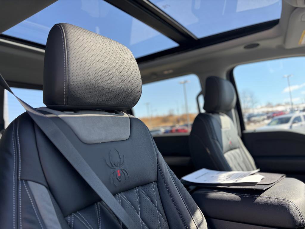 New 2026 Ford F250 Lariat w/ Black Appearance Package image 29