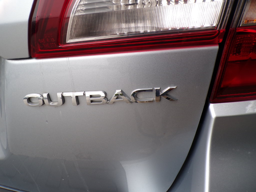 Used 2016 Subaru Outback 2.5i Limited AWD/4WD image 17