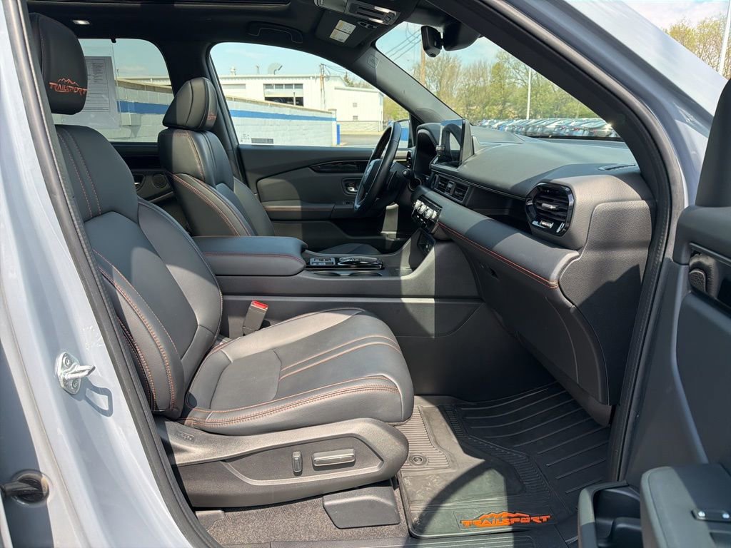 Used 2023 Honda Pilot TrailSport image 26