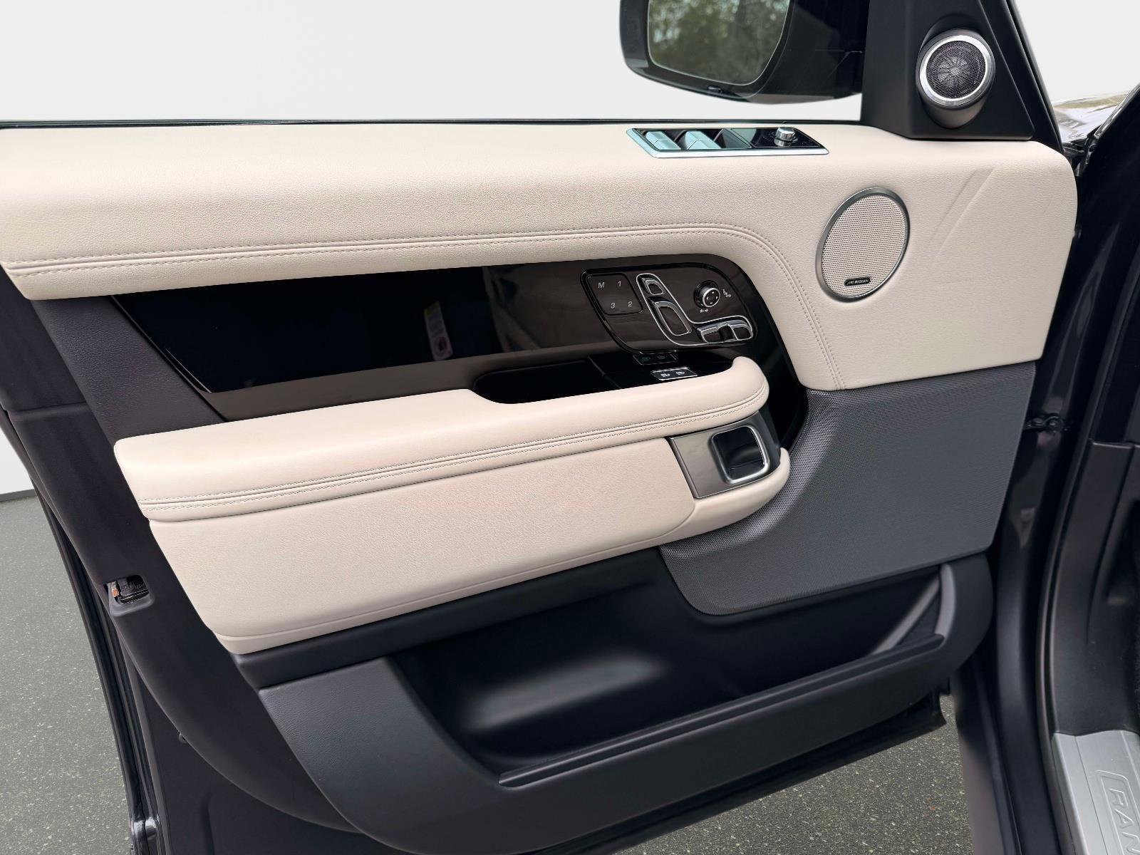 Used 2021 Land Rover Range Rover Westminster Edition image 17